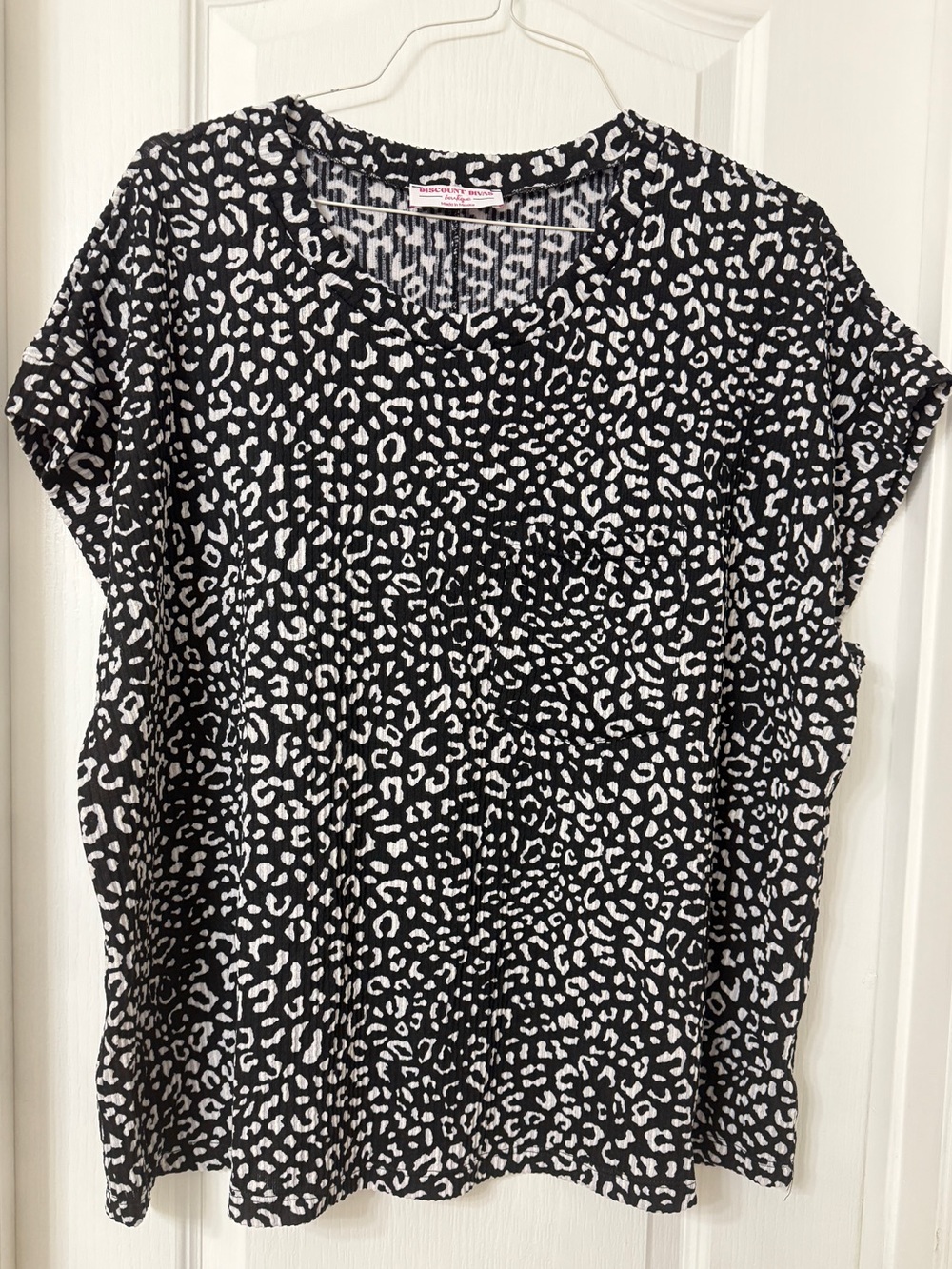 Discount Divas Boutique black white leopard short sleeve dolman top pocket 1XL